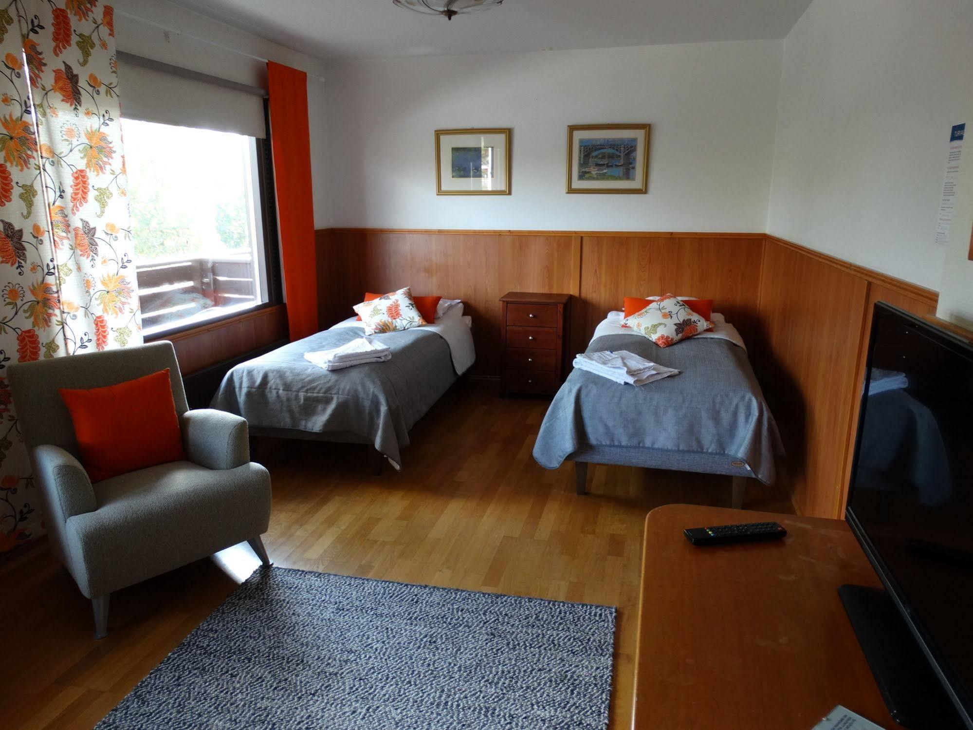 Botnia Hotel & Restaurant Kruunupyy Buitenkant foto